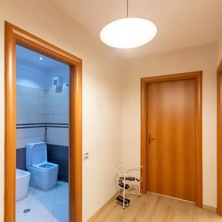 Lily's 2 Bedroom Διαμέρισμα Τίρανα