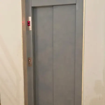 Διαμέρισμα Lily's 2 Bedroom Τίρανα