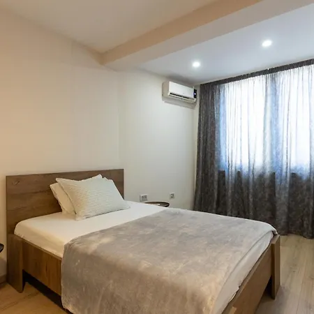 Lily's 2 Bedroom Τίρανα
